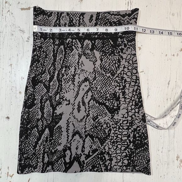 BCBG MaxAzria Pencil Skirt XS Y2K Snakeskin Bodycon Bandage Mini Womens - Picture 2 of 6